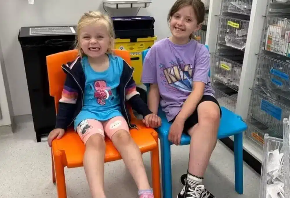 Transplante entre irmãs: menina de 2 anos salva irmã de leucemia