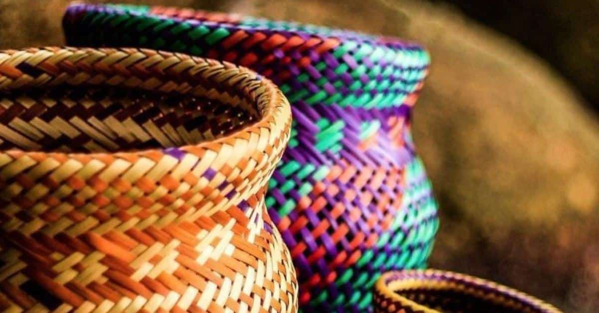 Arte indígena representada por cestos artesanais ajuda a gerar renda para mais de 60 povos tradicionais do Brasil