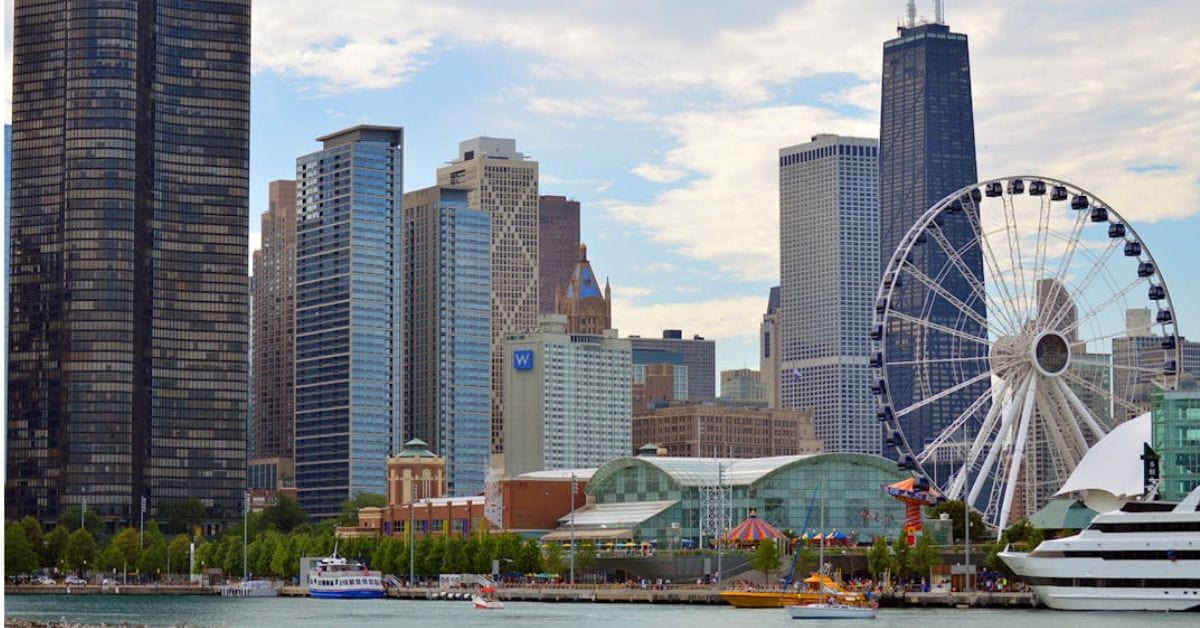 O que fazer em Chicago: skyline com Navy Pier e roda-gigante