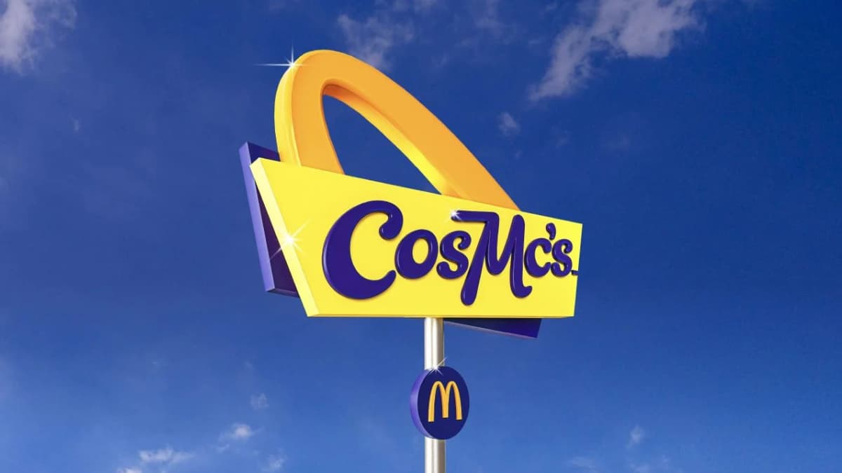 Letreiro da CosMc’s, nova loja focada em bebidas da CosMc’s do McDonald’s