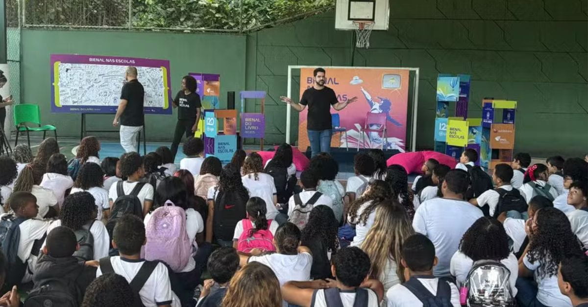 Bienal do Livro nas escolas públicas do Grande Rio