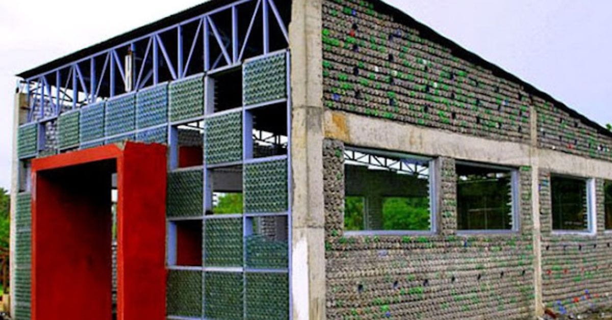 Escola feita de garrafas de plástico com estrutura sustentável nas Filipinas