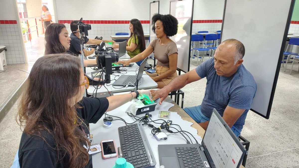 Candidatos são atendidos em mutirão da CNH Social no Ceará.