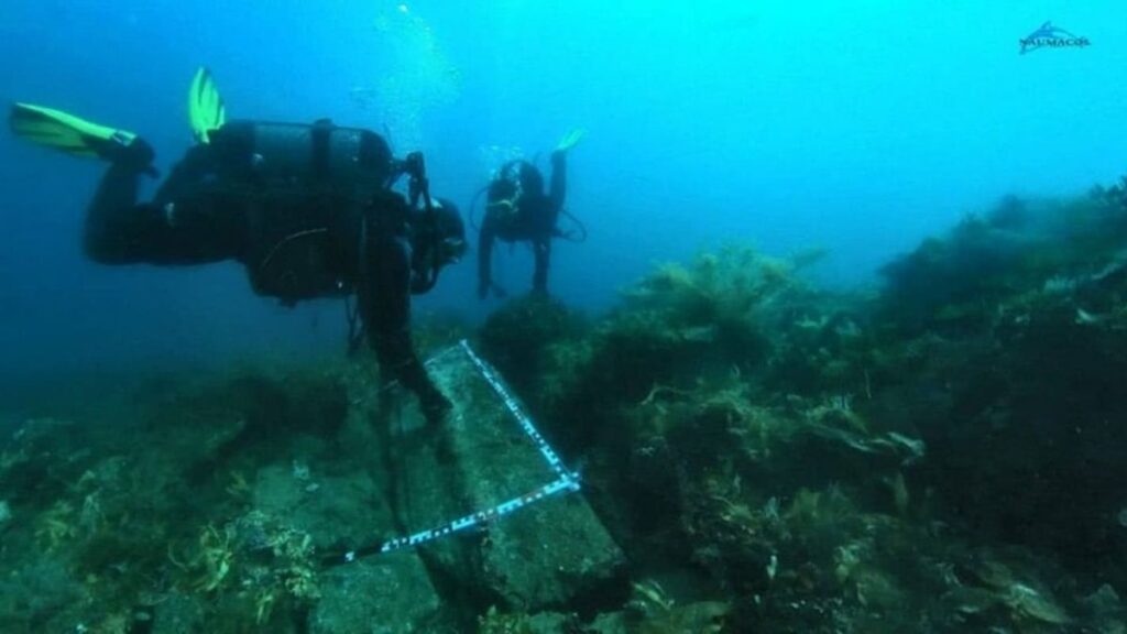 Arqueólogos analisam materiais do quebra-mar da era romana em Miseno
