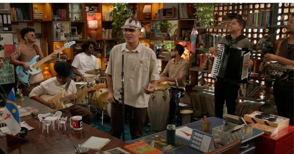 João Gomes se apresenta na estreia do Tiny Desk Brasil