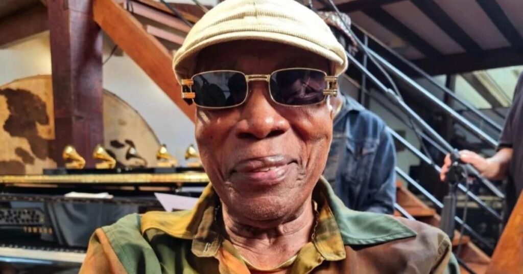 Milton Nascimento celebra 83 anos com homenagens.