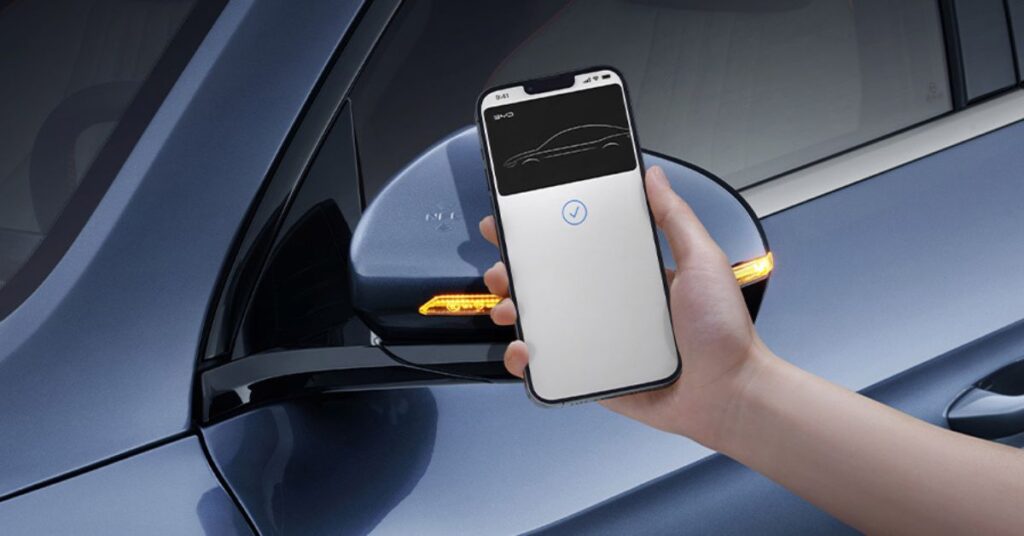 modelos híbridos em alta com tecnologia de chave digital da BYD