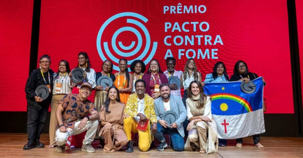 Vencedores do Prêmio Pacto Contra a Fome 2025 celebram projetos de combate ao desperdício de alimentos.
