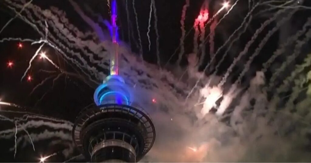 Chegada de 2026 é celebrada com fogos no Pacífico