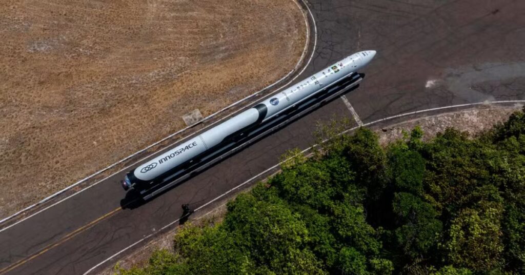 foguete no Brasil preparado para lançamento na Base de Alcântara