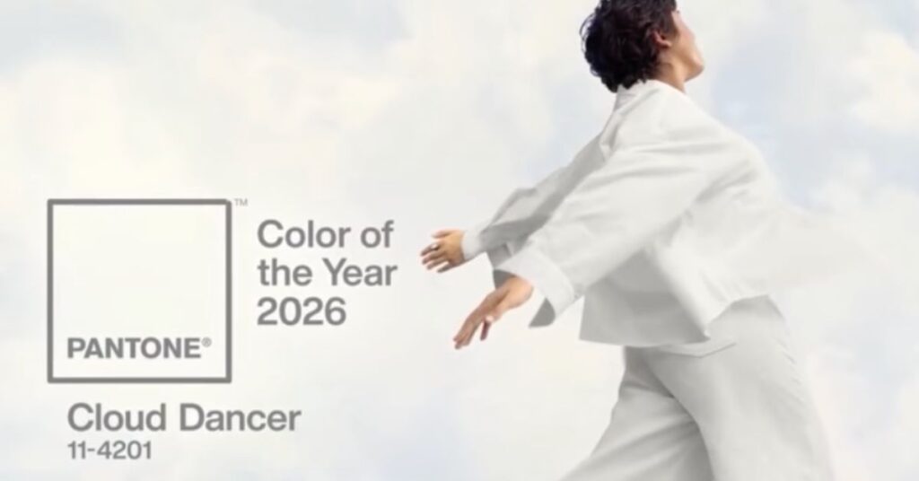 qual é a cor do ano Pantone Cloud Dancer 2026