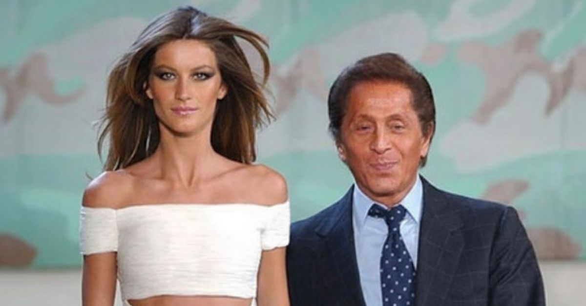 Impacto de Valentino Garavani no desfile com Gisele Bündchen em Paris em 2002
