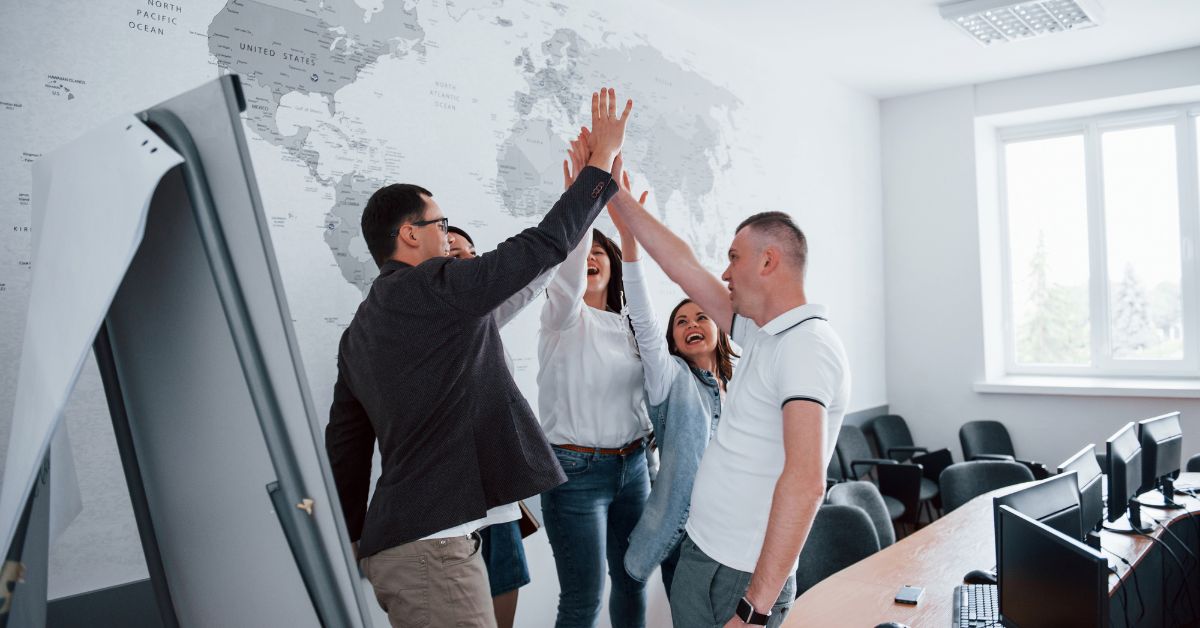 liderança situacional aplicada à gestão de equipes colaborativas