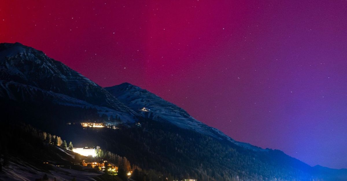 aurora boreal na Europa iluminando o céu noturno