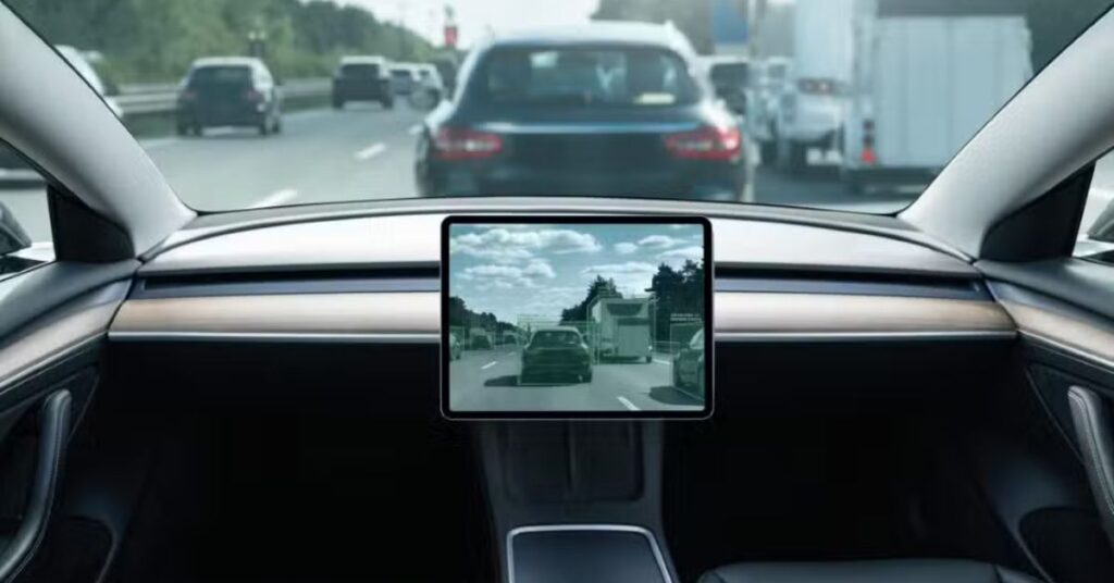 Carro autônomo em circulação no trânsito urbano