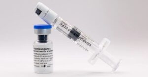 Vacina contra chikungunya começa a ser aplicada no Brasil